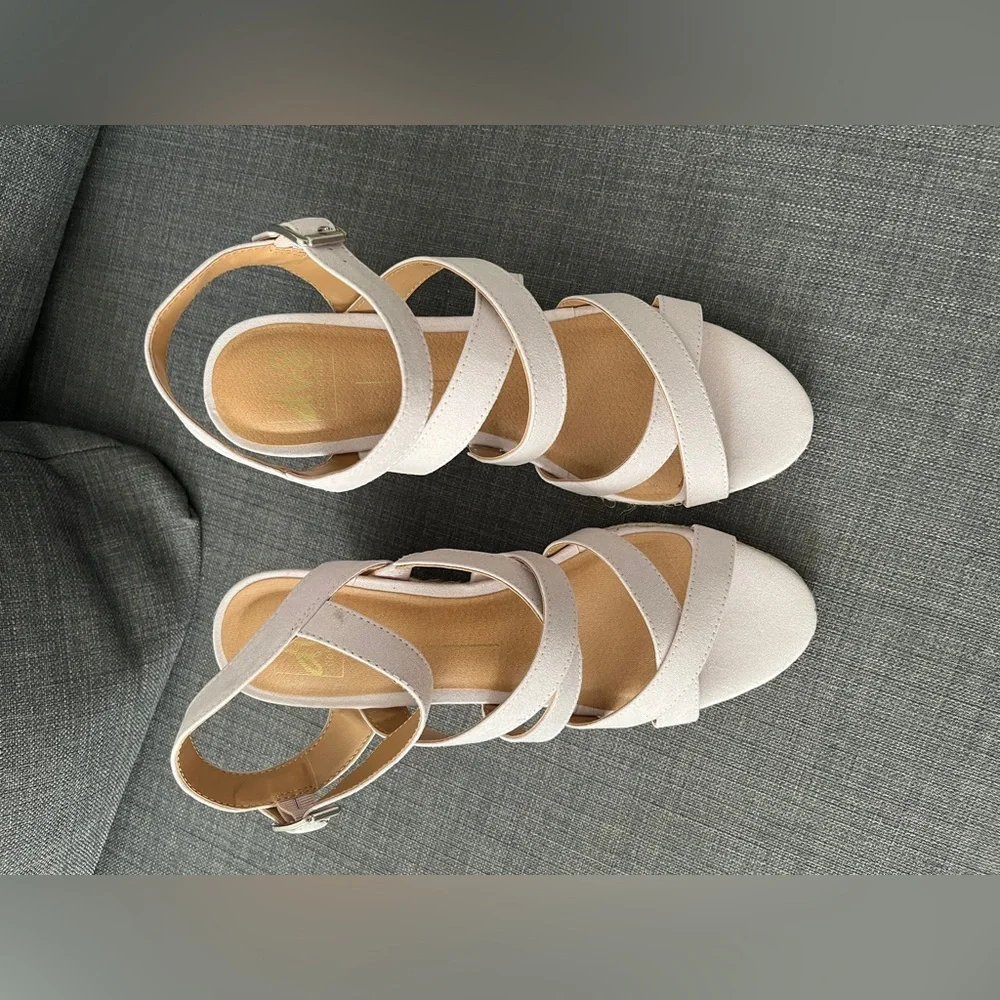 Dolce Vita Pale Lavender Plume wedge espadrilles size 9